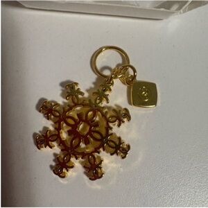 Chanel beauty gift snowflake pendant